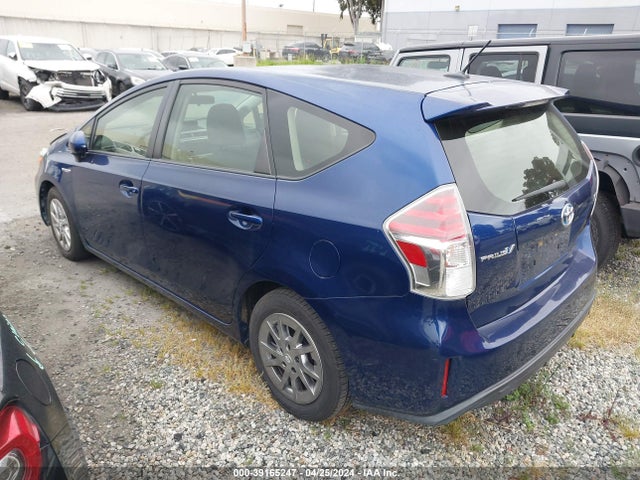 Toyota Prius V Three 2017 JTDZN3EU1HJ069503 Image 3
