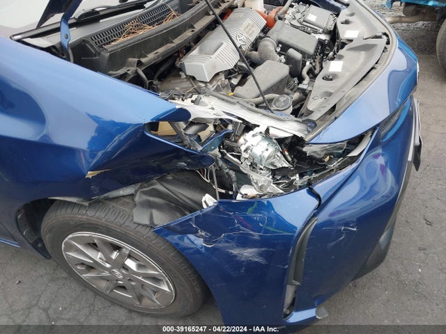 Toyota Prius V Three 2017 JTDZN3EU1HJ069503 Image 6