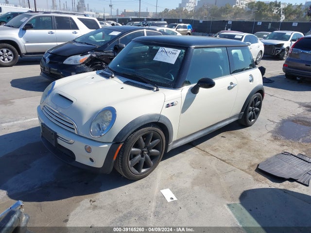 2006 MINI COOPER S WMWRE33576TJ40536 Photo 1