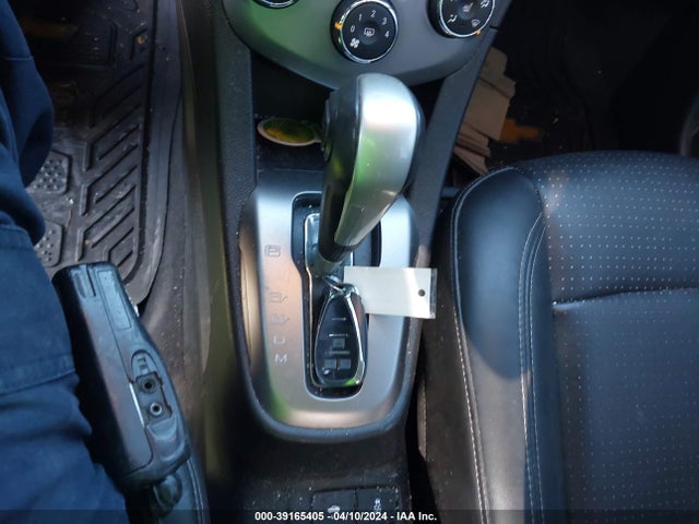 Chevrolet Sonic Premier Auto 2019 1G1JF5SB0K4127415 Image 11