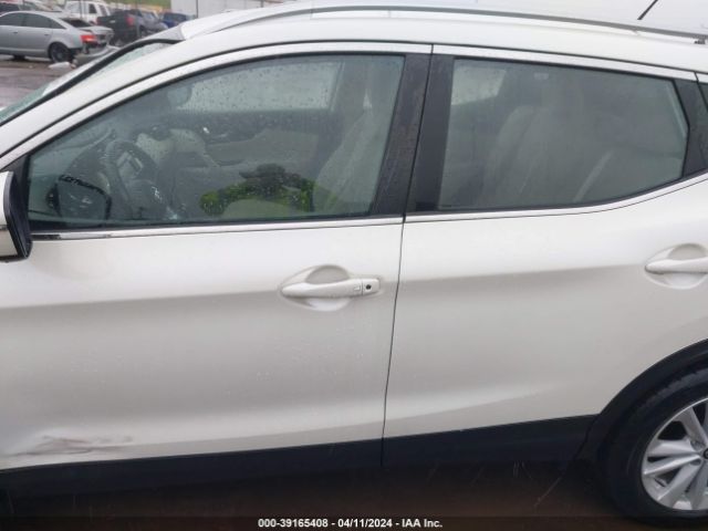 JN1BJ1CR5KW347459 Nissan Rogue Sport Sv