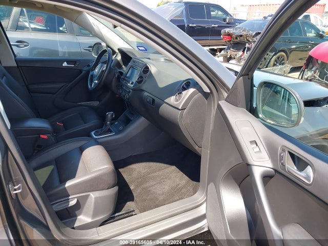 WVGAV7AX6HK039164 Volkswagen Tiguan 2.0t/2.0t S