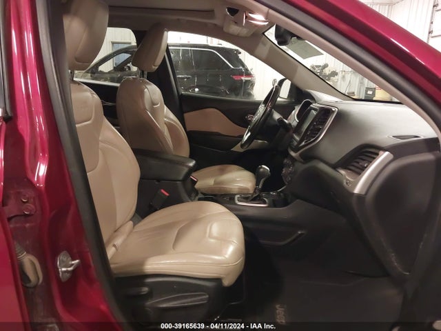1C4PJMDS8HW636768 Jeep Cherokee Limited 4x4