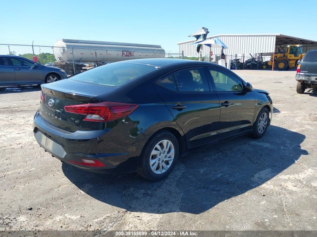 Hyundai ELANTRA SE 2019 5NPD74LFXKH411626 Image 4