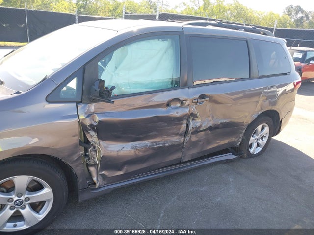 Toyota SIENNA LE 2020 5TDKZ3DC1LS048063 Image 6