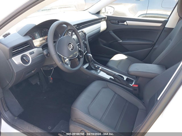 1VWSA7A39NC007717 Volkswagen PASSAT SE