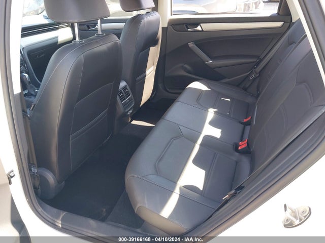 1VWSA7A39NC007717 Volkswagen PASSAT SE