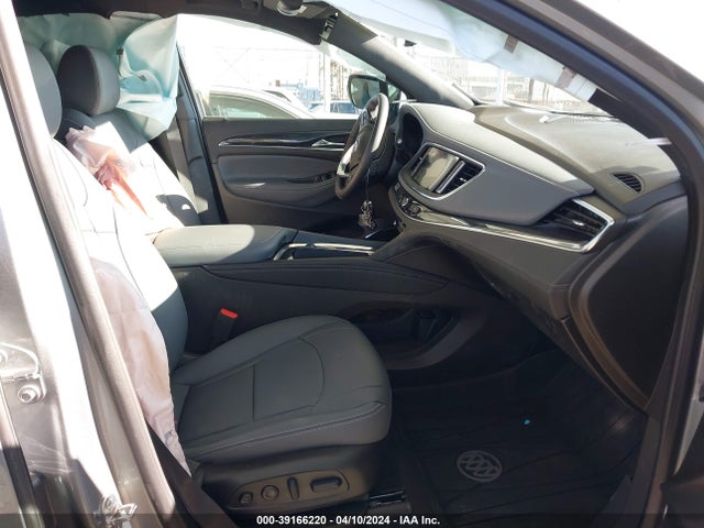 5GAEVBKWXRJ128596 Buick Enclave Premium Awd