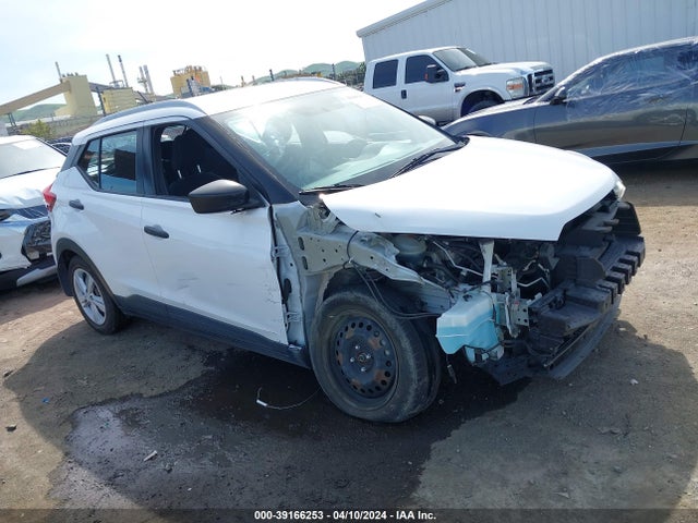 Nissan KICKS S 2019 3N1CP5CU1KL496908 Image 1
