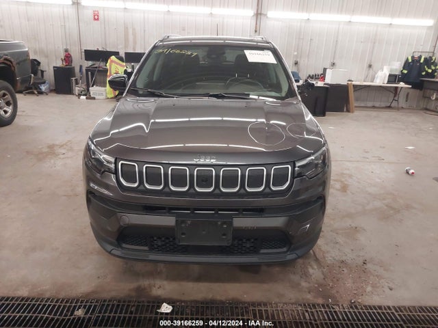 3C4NJDFB2NT109329 Jeep Compass Latitude Lux 4x4