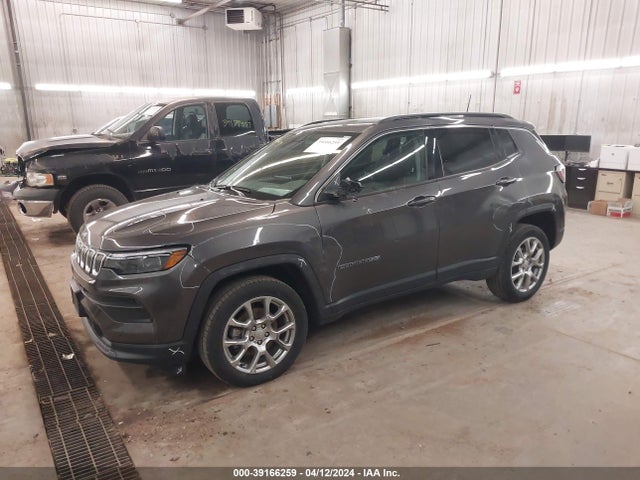 3C4NJDFB2NT109329 Jeep Compass Latitude Lux 4x4
