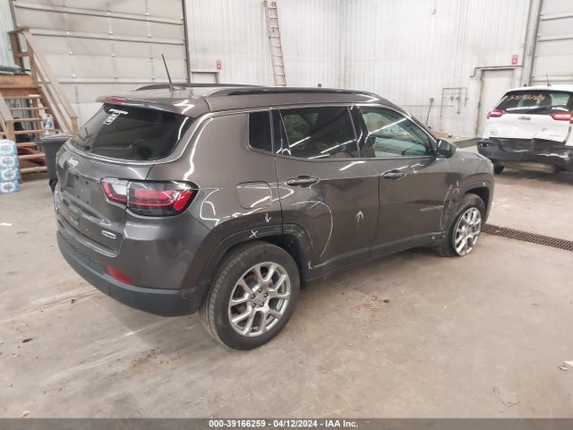 3C4NJDFB2NT109329 Jeep Compass Latitude Lux 4x4