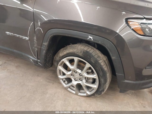 3C4NJDFB2NT109329 Jeep Compass Latitude Lux 4x4