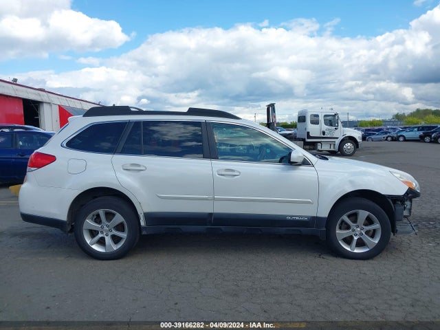 Subaru Outback 2.5i Limited 2014 4S4BRBLC4E3268471 Image 14