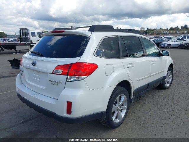 Subaru Outback 2.5i Limited 2014 4S4BRBLC4E3268471 Image 4