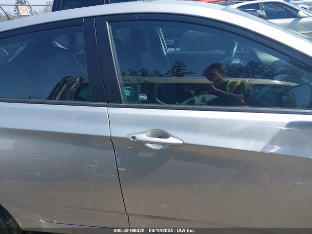 Hyundai Accent Sport 2015 KMHCU5AE4FU217542 Image 13