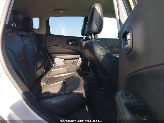 3C4NJCBB0KT727034 Jeep Compass Altitude Fwd