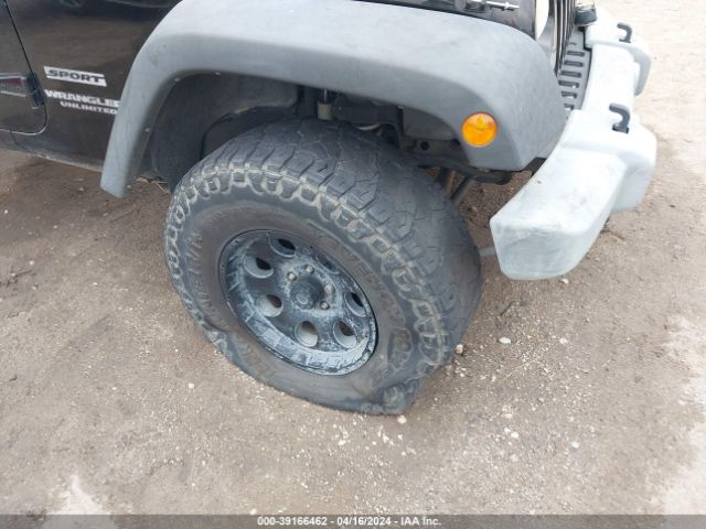 1C4HJWDG8EL190453 Jeep Wrangler Unlimited Sport