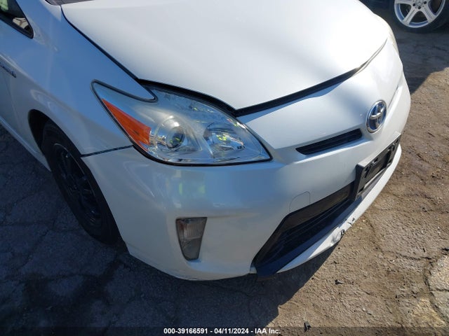 Toyota Prius Two 2015 JTDKN3DU8F1902603 Image 6