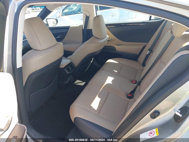 JTHB21B18K2026768 Lexus Es 300h Luxury