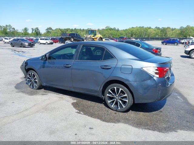 Toyota COROLLA SE 2018 5YFBURHE8JP827107 Image 3