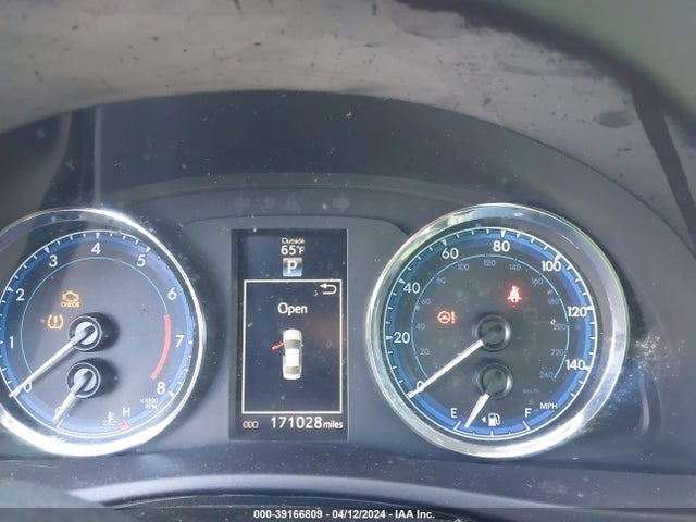 Toyota COROLLA SE 2018 5YFBURHE8JP827107 Image 7