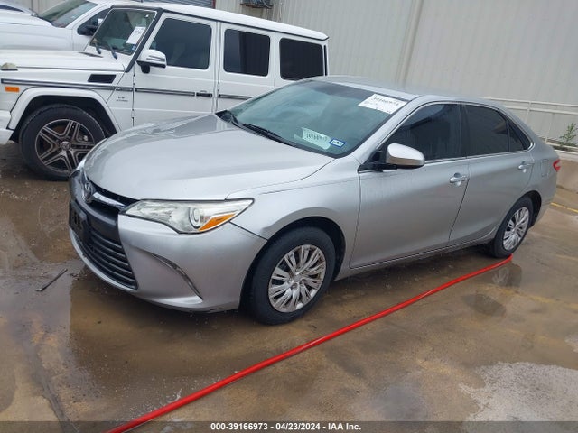 Toyota CAMRY LE 2015 4T4BF1FKXFR508680 Image 2