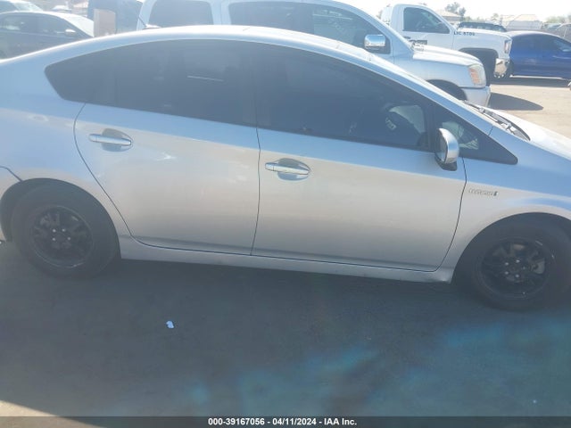 Toyota Prius Three 2015 JTDKN3DUXF0416879 Image 13