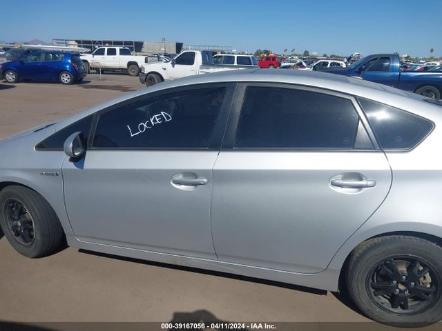Toyota Prius Three 2015 JTDKN3DUXF0416879 Image 14