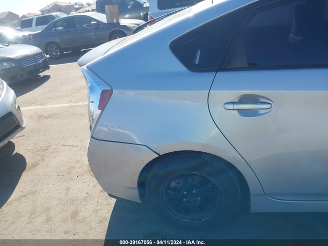 Toyota Prius Three 2015 JTDKN3DUXF0416879 Image 18