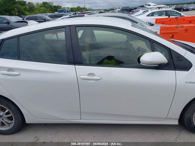 Toyota Prius Two 2016 JTDKBRFU1G3004942 Image 13