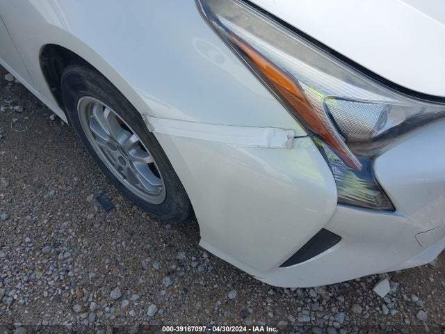 Toyota Prius Two 2016 JTDKBRFU1G3004942 Image 17