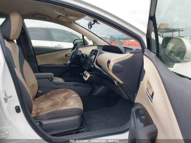 Toyota Prius Two 2016 JTDKBRFU1G3004942 Image 5