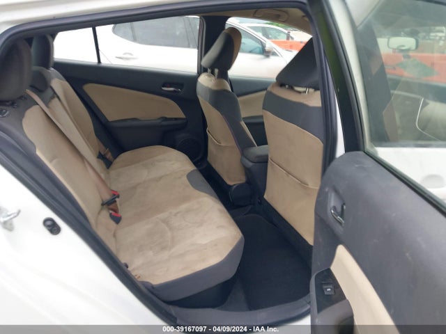 Toyota Prius Two 2016 JTDKBRFU1G3004942 Image 8