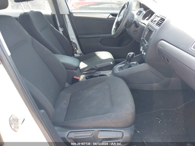 3VWD67AJ5GM375631 Volkswagen Jetta 1.4t Se