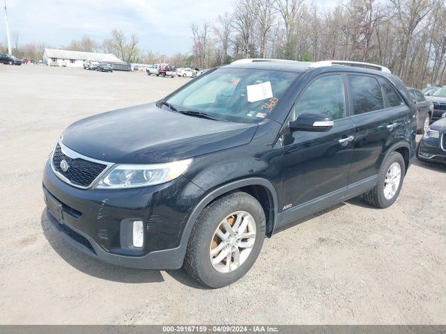 KIA Sorento Lx V6 2015 5XYKTDA7XFG619310 Image 2
