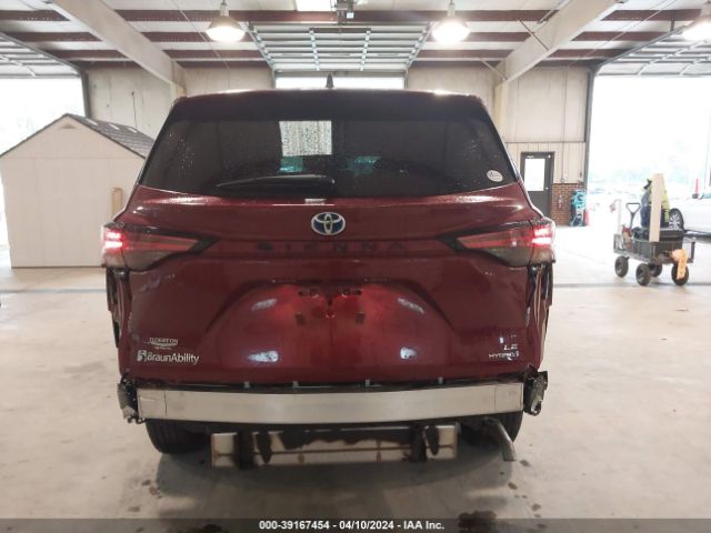 5TDKRKEC1NS131729 Toyota SIENNA LE