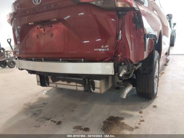 5TDKRKEC1NS131729 Toyota SIENNA LE