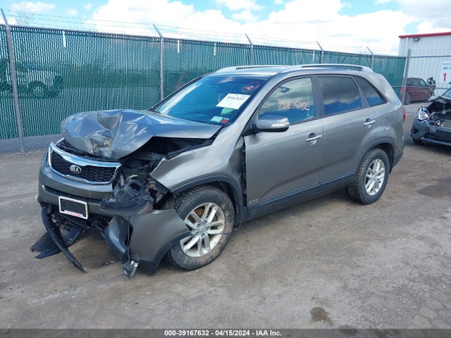KIA Sorento Lx V6 2015 5XYKTDA78FG569734 Image 2