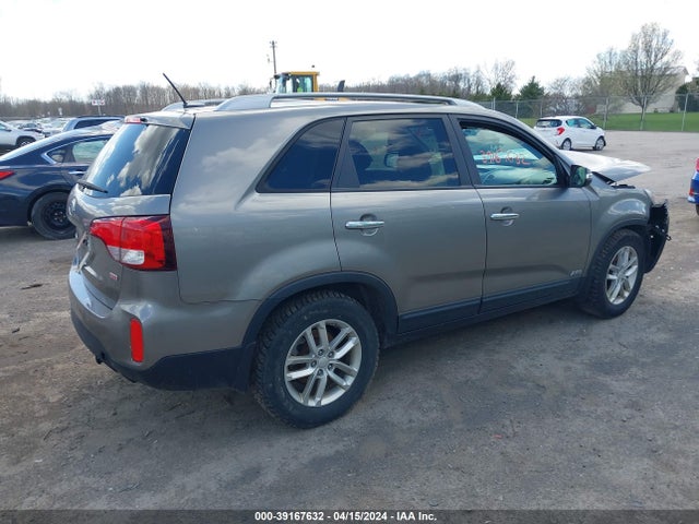 KIA Sorento Lx V6 2015 5XYKTDA78FG569734 Image 4