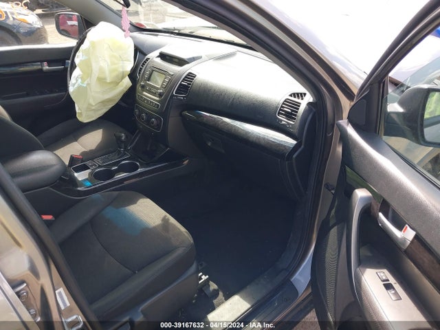 KIA Sorento Lx V6 2015 5XYKTDA78FG569734 Image 5