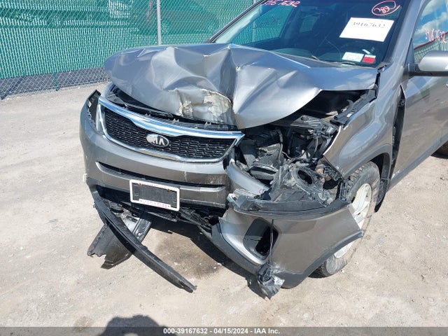 KIA Sorento Lx V6 2015 5XYKTDA78FG569734 Image 6