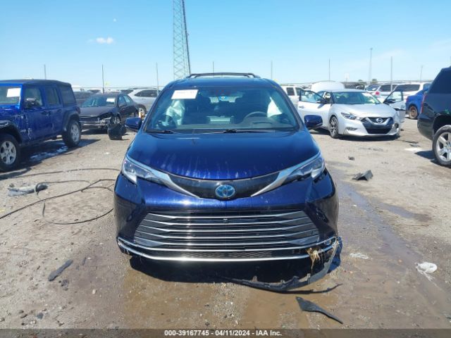 5TDERKEC0MS066013 Toyota Sienna Platinum