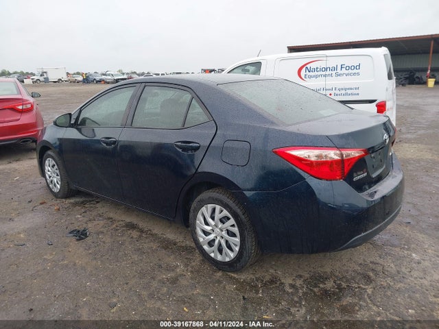 Toyota COROLLA LE 2018 5YFBURHE5JP763978 Image 3