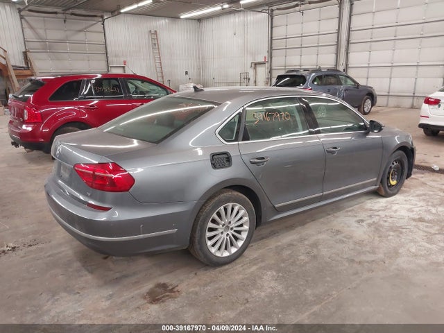 1VWBT7A36GC009261 Volkswagen Passat 1.8t Se