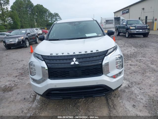 JA4J3UA82PZ044590 Mitsubishi Outlander Se Black Edition 2wd