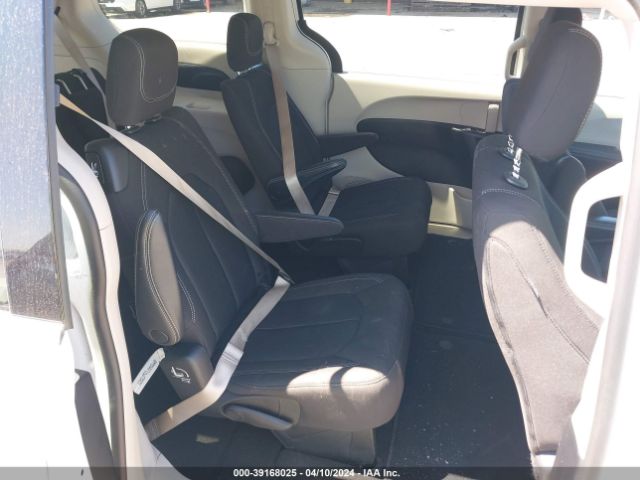 2C4RC1CG7NR219001 Chrysler Voyager Lx