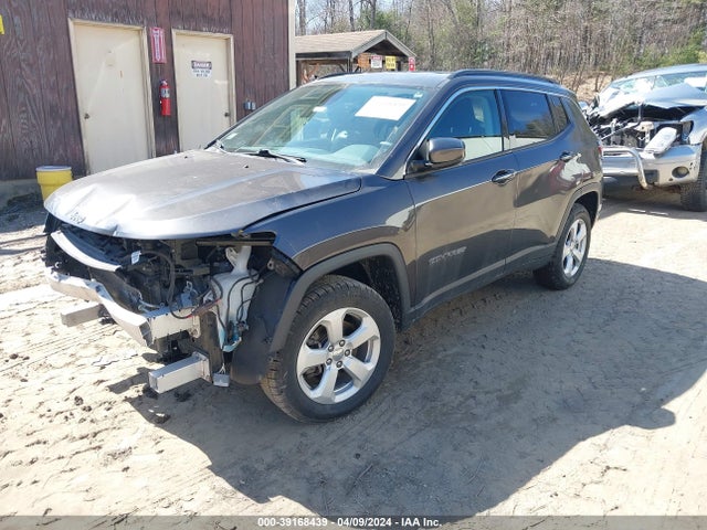 3C4NJDBBXJT354864 Jeep Compass Latitude 4x4