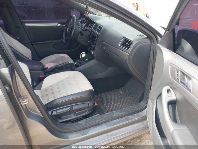 3VWD17AJ5GM260025 Volkswagen Jetta 1.8t Sport