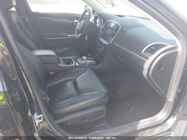 2C3CCARG2JH269208 Chrysler 300 Touring L Awd